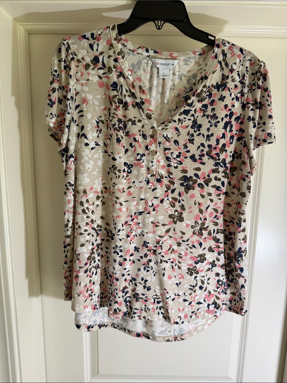 Liz Claiborne Beige Floral Short-Sleeve Henley Top
